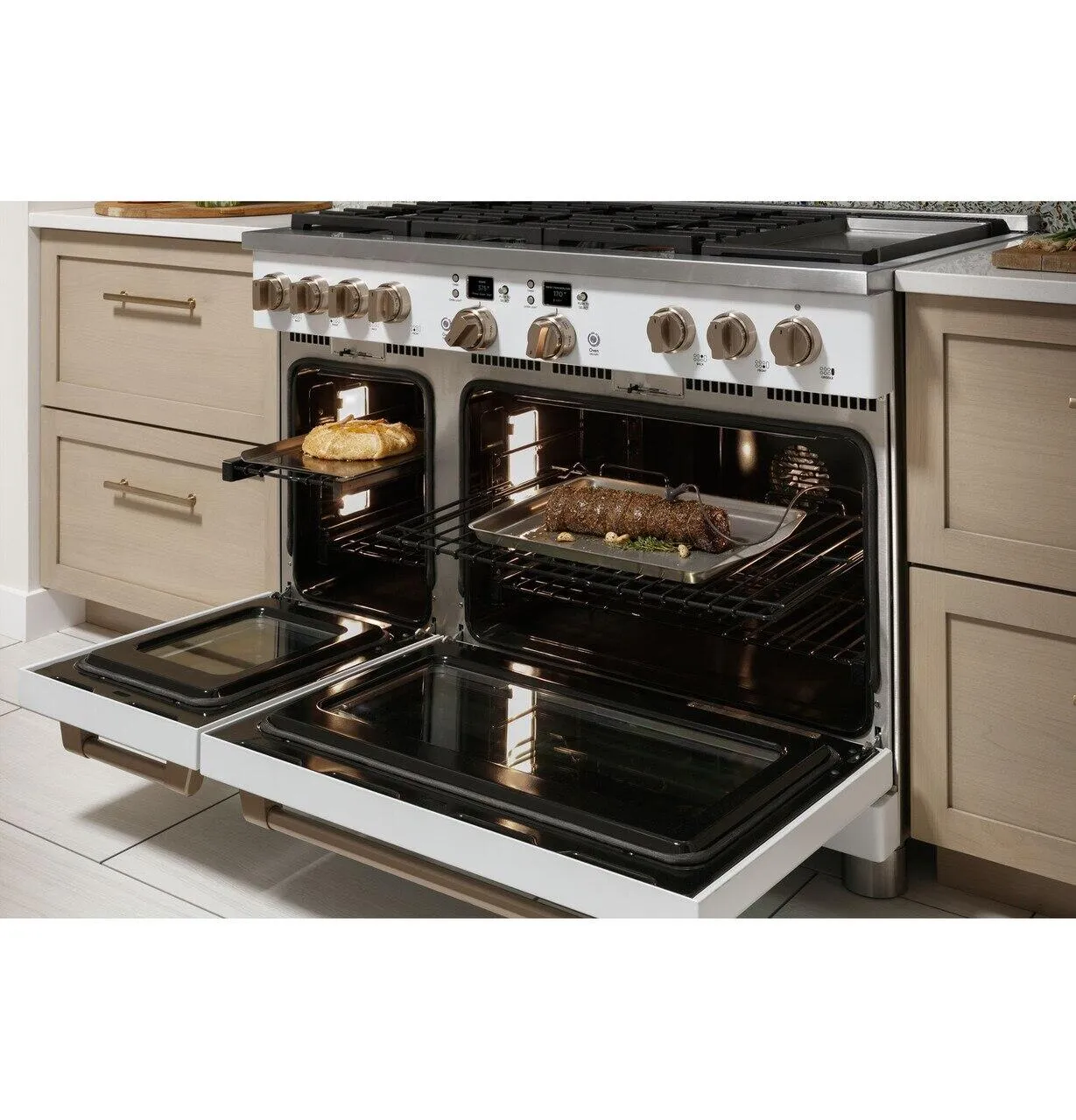 Cafe C2Y486P2TS1 Caf&#8482; 48" Smart Dual-Fuel Commercial-Style Range With 6 Burners And Griddle (Natural Gas)