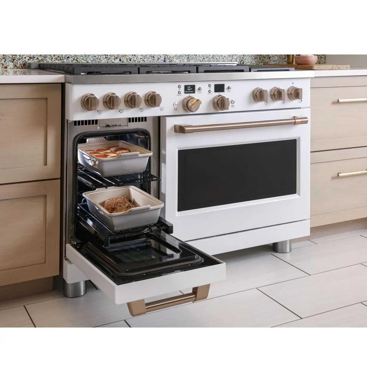 Cafe C2Y486P4TW2 Caf&#8482; 48" Smart Dual-Fuel Commercial-Style Range With 6 Burners And Griddle (Natural Gas)
