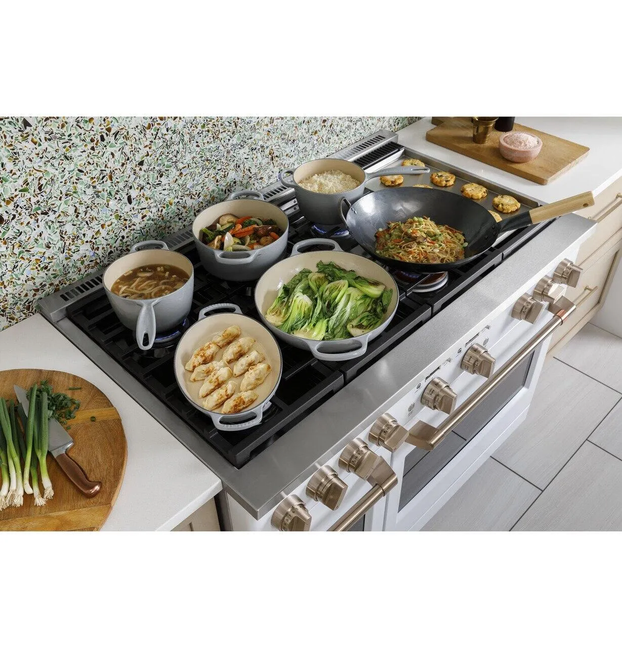 Cafe C2Y486P4TW2 Caf&#8482; 48" Smart Dual-Fuel Commercial-Style Range With 6 Burners And Griddle (Natural Gas)