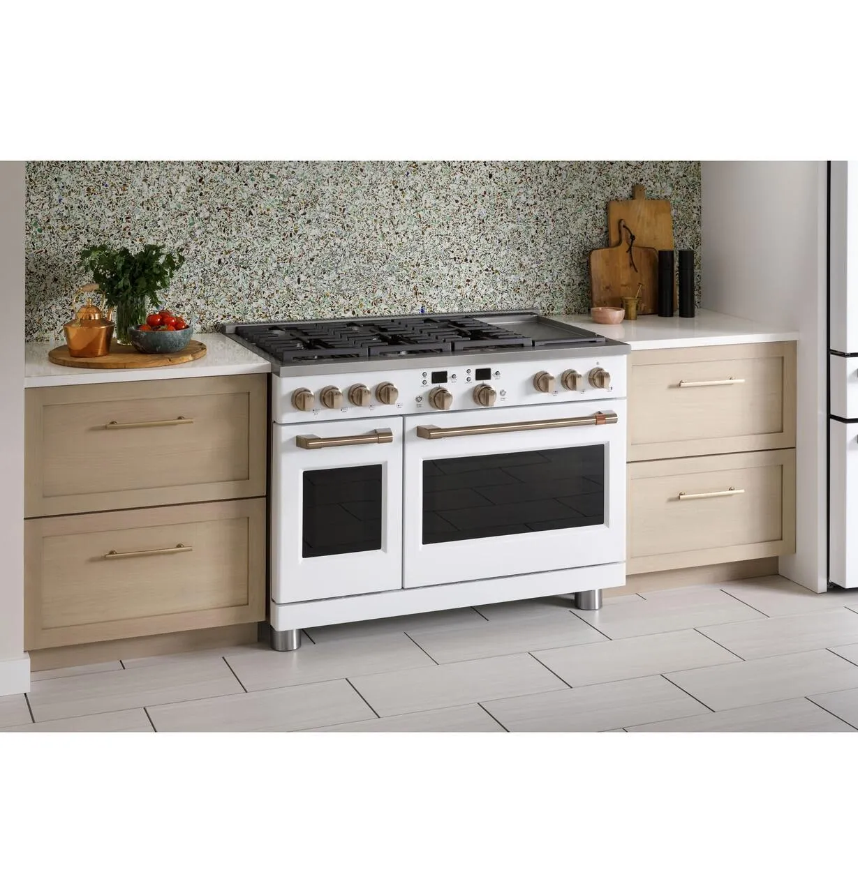 Cafe C2Y486P4TW2 Caf&#8482; 48" Smart Dual-Fuel Commercial-Style Range With 6 Burners And Griddle (Natural Gas)