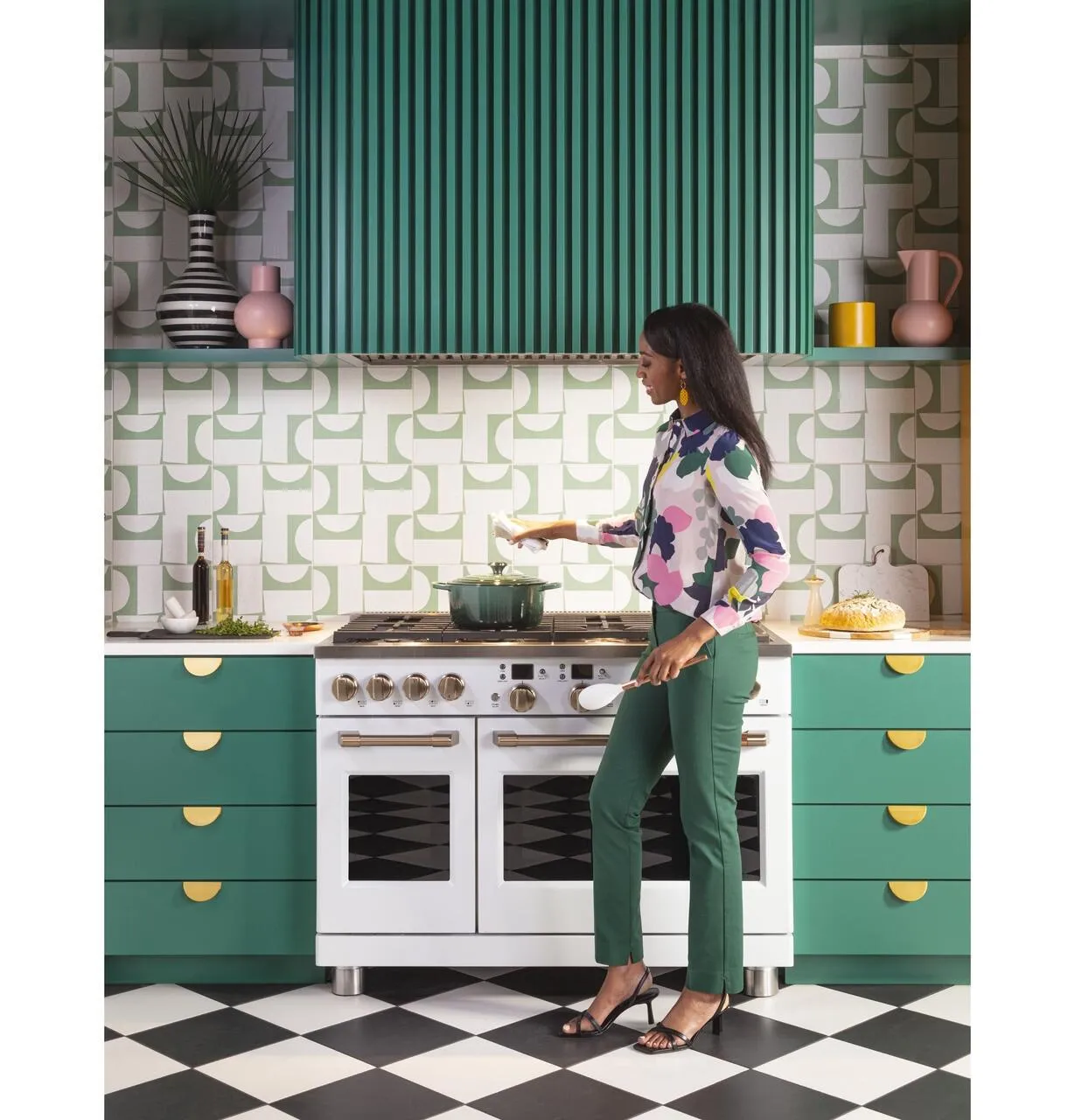 Cafe C2Y486P4TW2 Caf&#8482; 48" Smart Dual-Fuel Commercial-Style Range With 6 Burners And Griddle (Natural Gas)