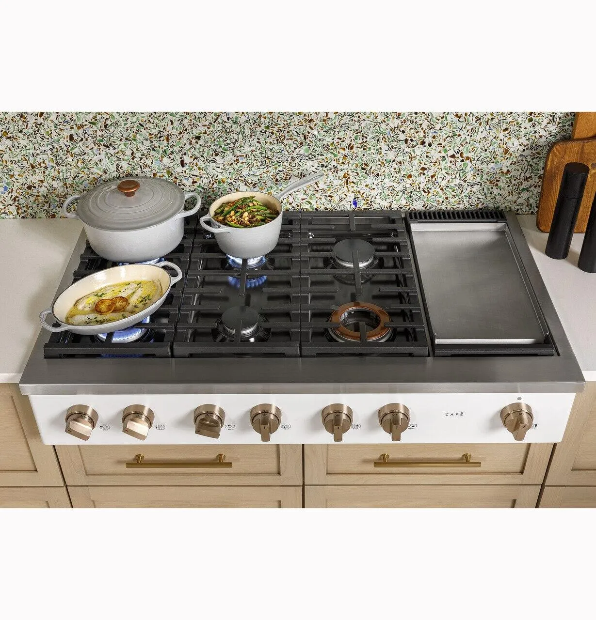 Cafe CGU486P2TS1 Caf&#8482; 48" Commercial-Style Gas Rangetop With 6 Burners And Integrated Griddle (Natural Gas)