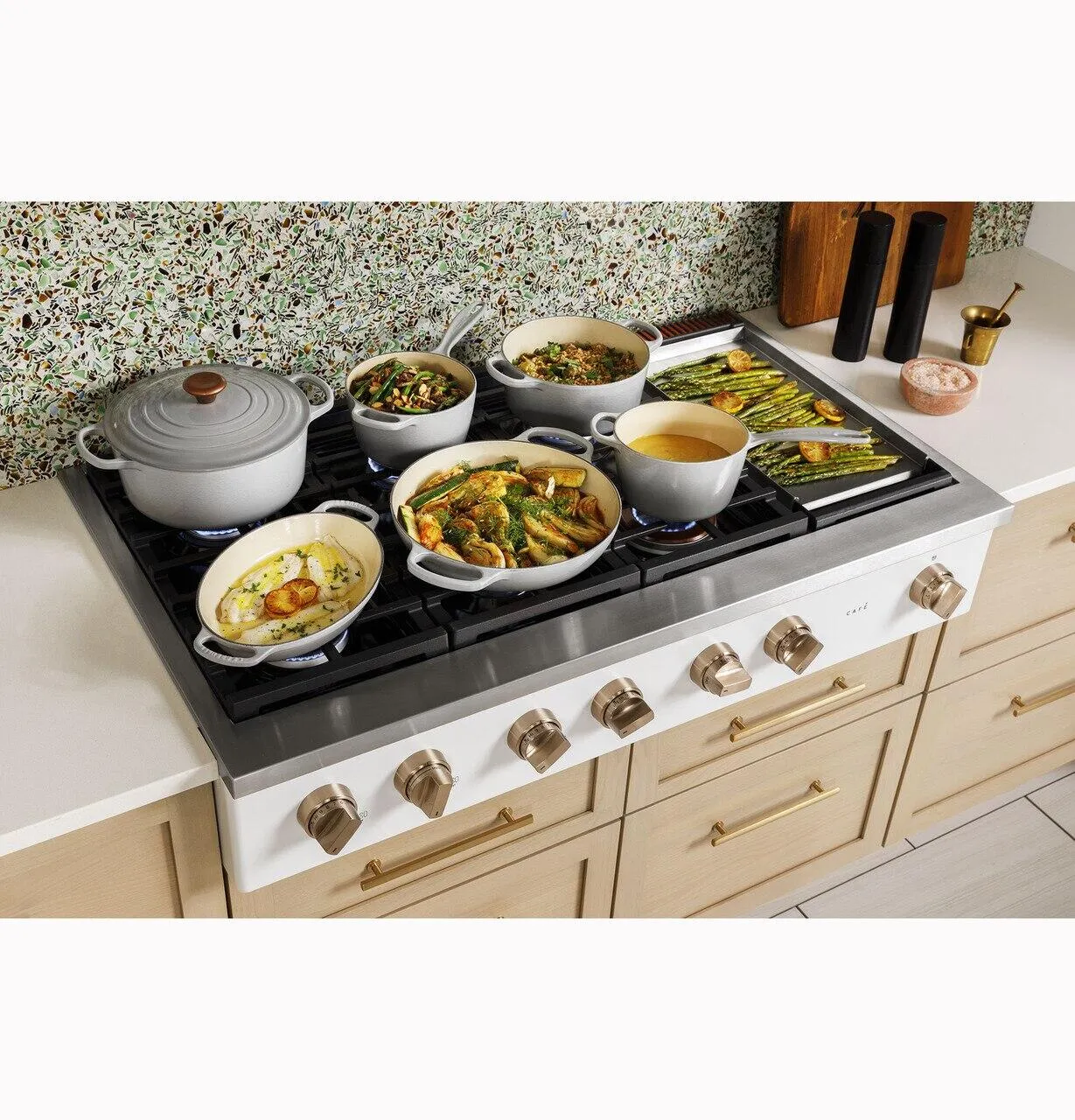 Cafe CGU486P2TS1 Caf&#8482; 48" Commercial-Style Gas Rangetop With 6 Burners And Integrated Griddle (Natural Gas)