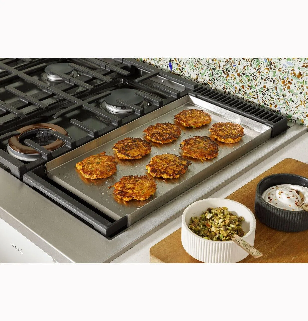 Cafe CGU486P3TD1 Caf&#8482; 48" Commercial-Style Gas Rangetop With 6 Burners And Integrated Griddle (Natural Gas)