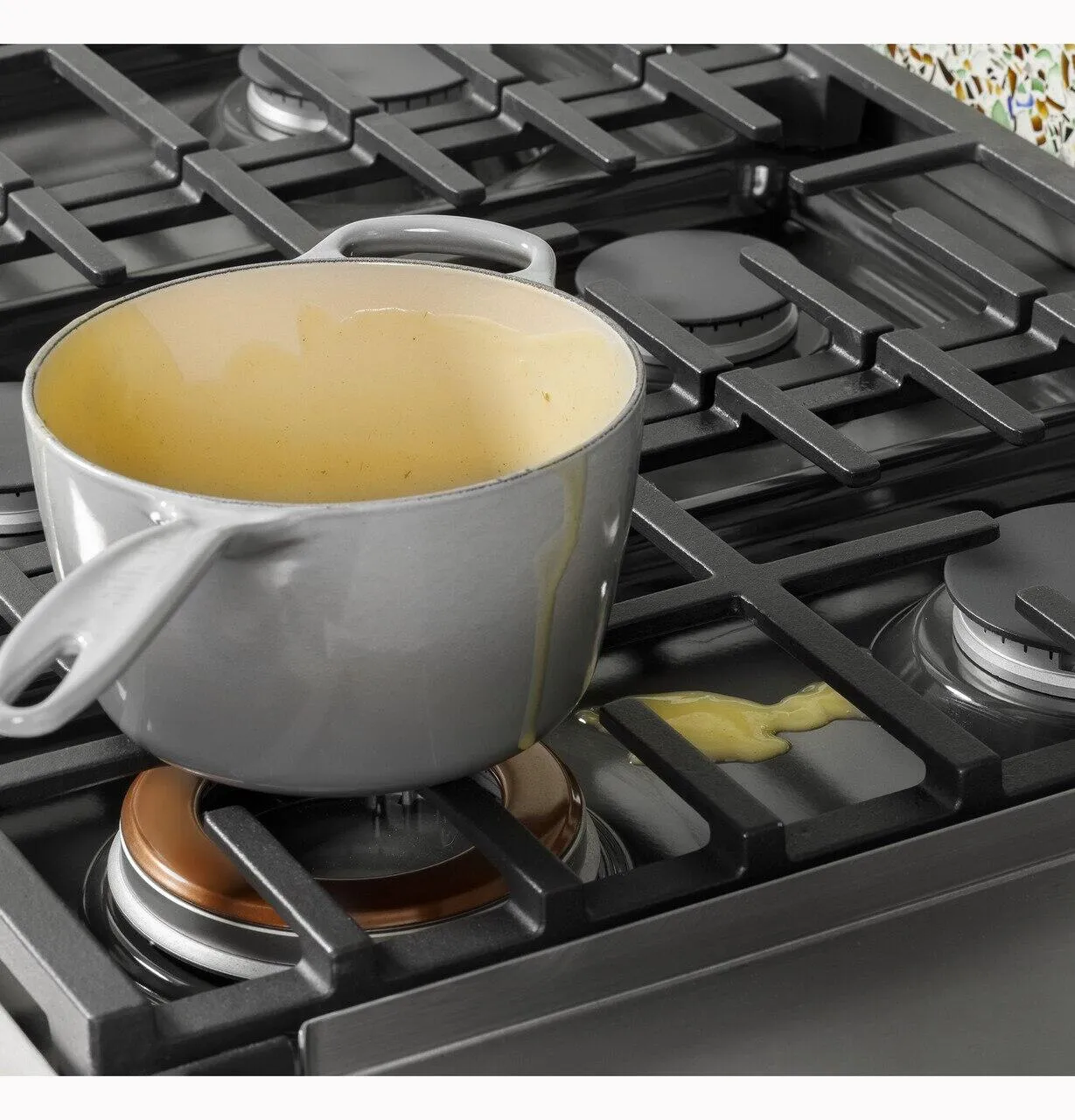 Cafe CGU486P4TW2 Caf&#8482; 48" Commercial-Style Gas Rangetop With 6 Burners And Integrated Griddle (Natural Gas)