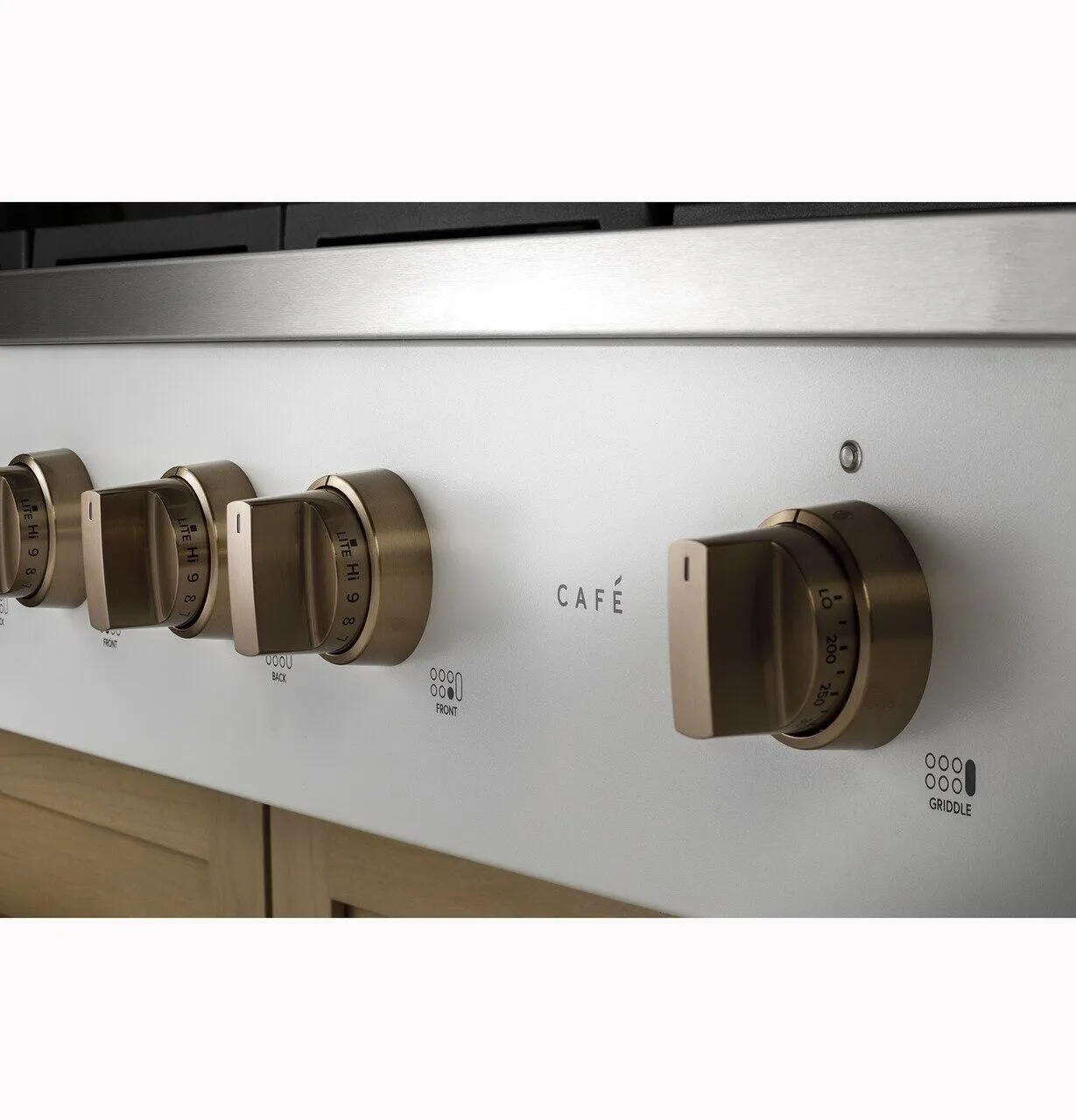 Cafe CGU486P4TW2 Caf&#8482; 48" Commercial-Style Gas Rangetop With 6 Burners And Integrated Griddle (Natural Gas)