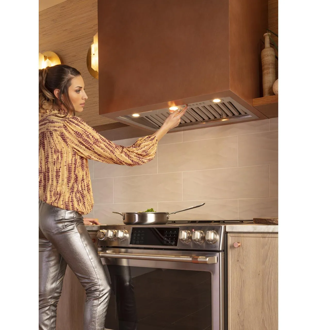 Cafe CHS90XP2MS1 Caf&#8482; 30" Smart Slide-In, Front-Control, Induction And Convection Range With In-Oven Camera