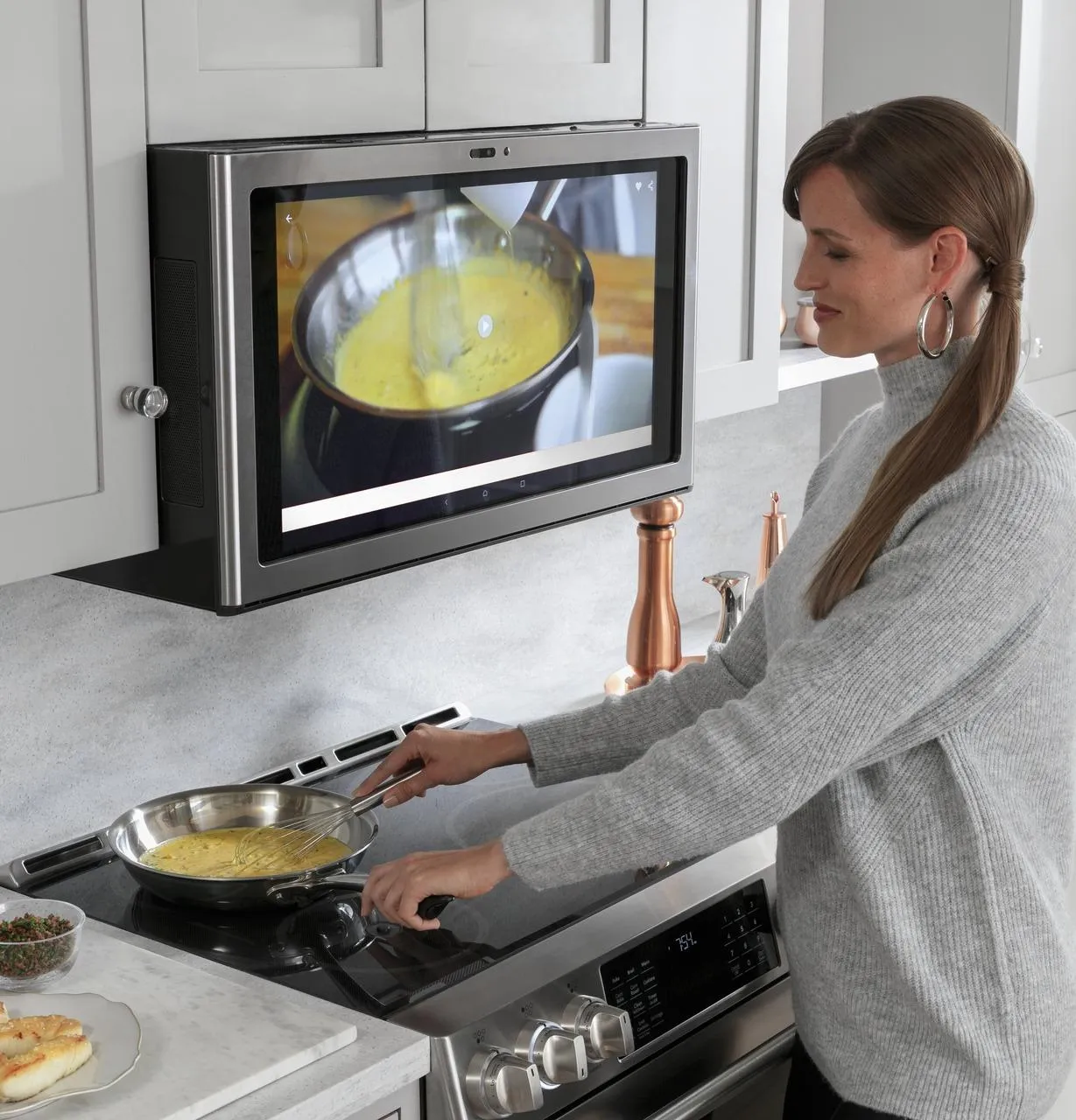 Cafe CHS90XP2MS1 Caf&#8482; 30" Smart Slide-In, Front-Control, Induction And Convection Range With In-Oven Camera