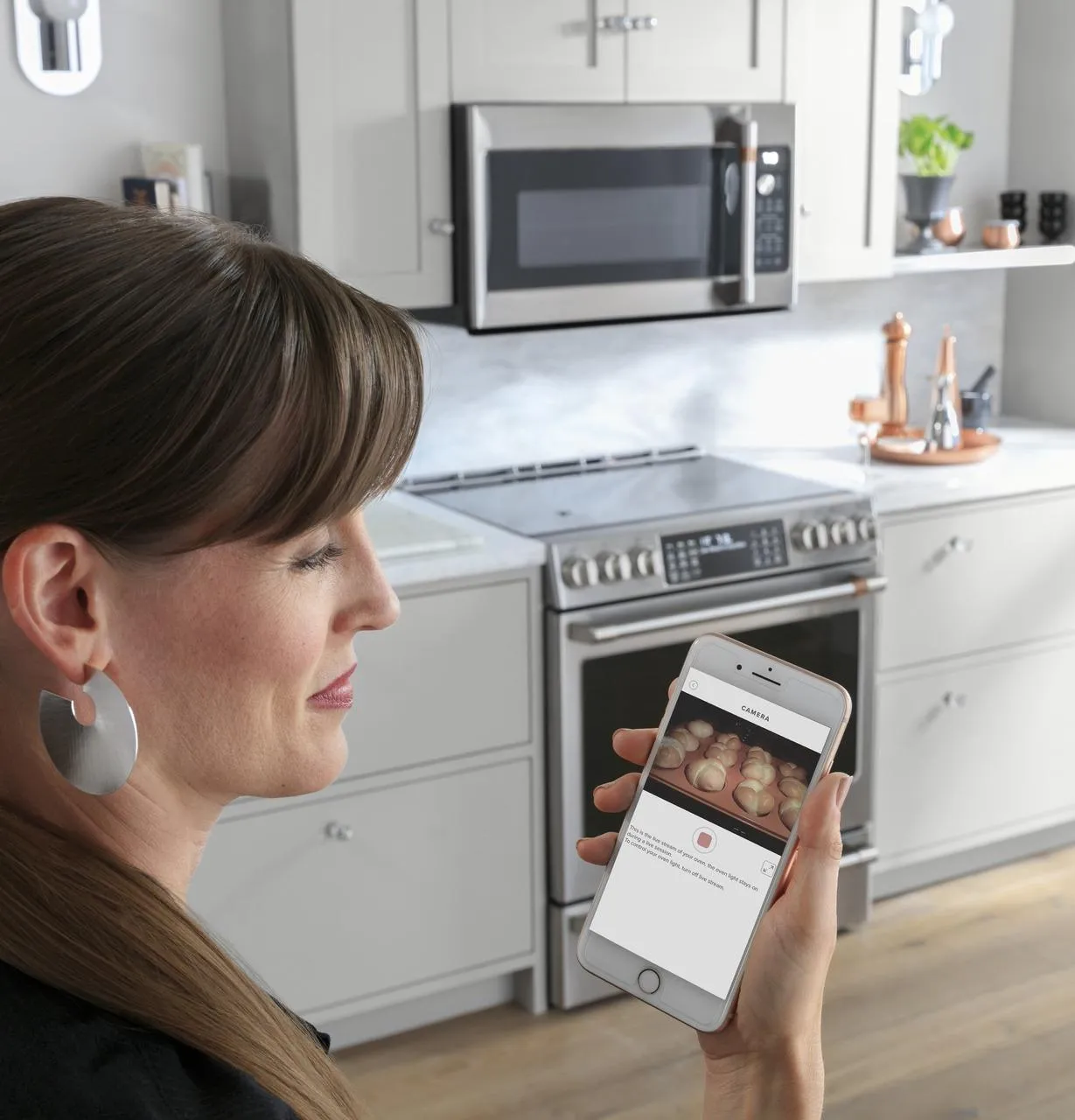 Cafe CHS90XP2MS1 Caf&#8482; 30" Smart Slide-In, Front-Control, Induction And Convection Range With In-Oven Camera
