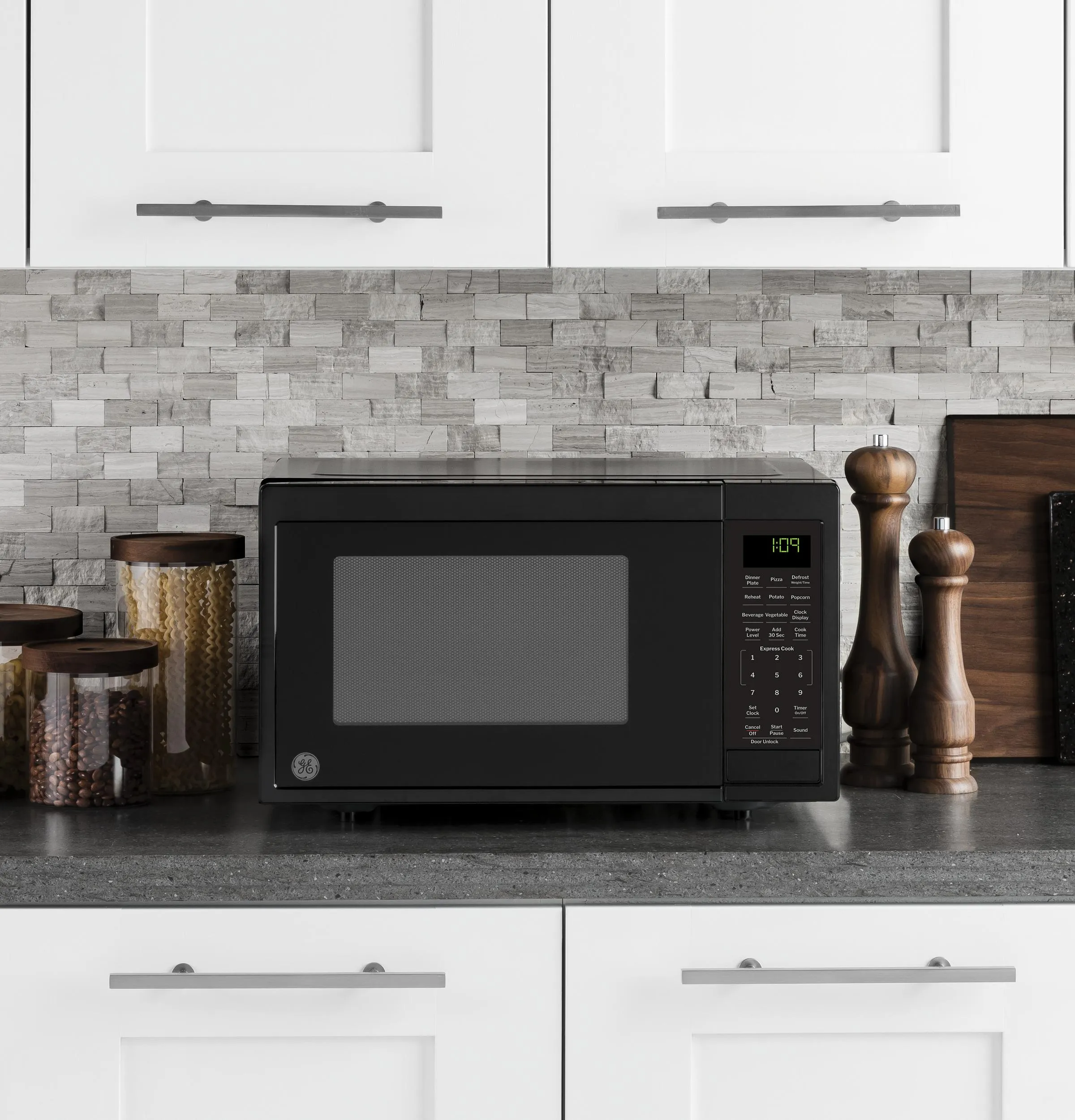 Ge Appliances GCST09N1WBB Ge 0.9 Cu. Ft. Capacity Countertop Microwave Oven