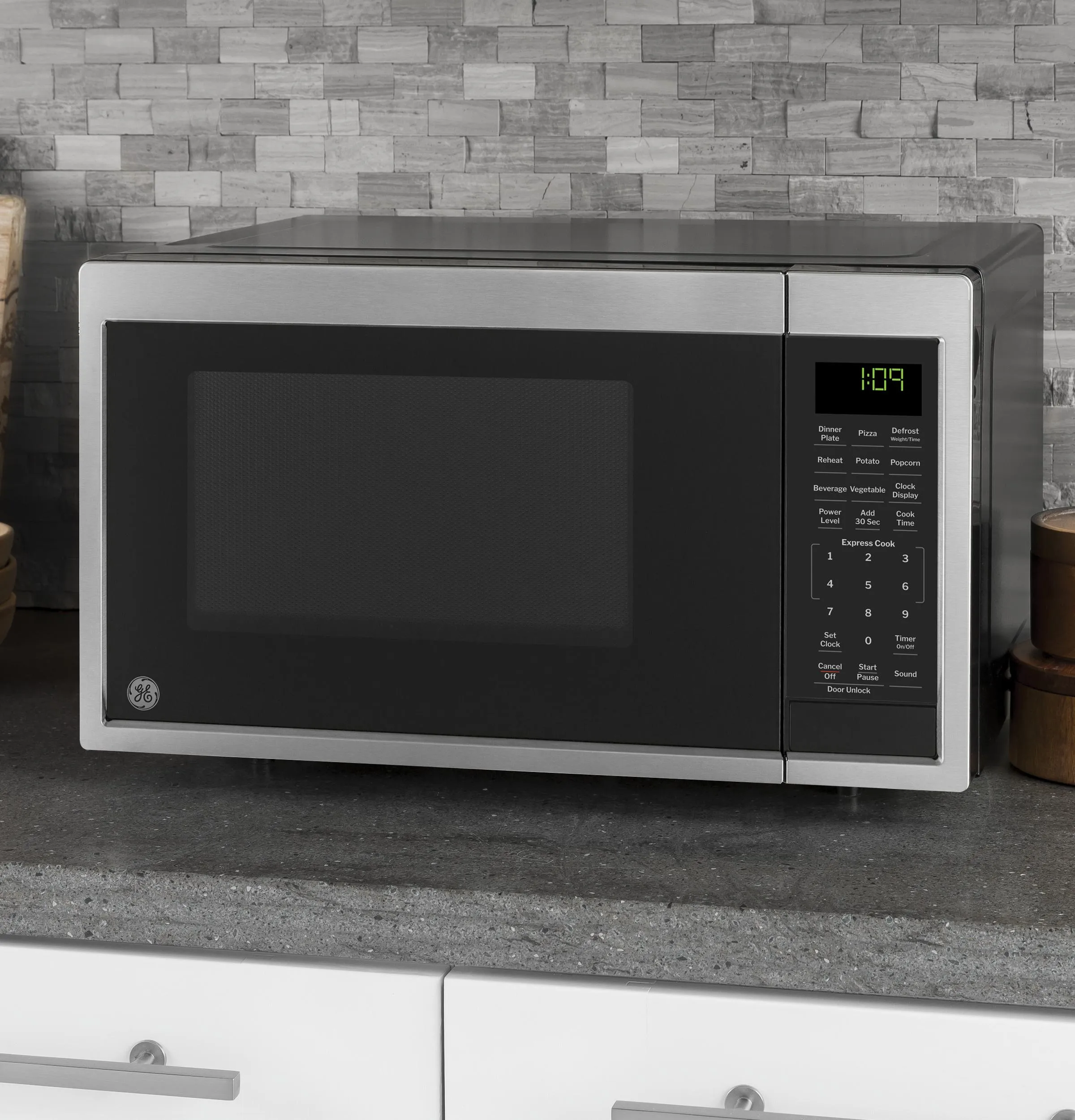 Ge Appliances GCST09N1WSS Ge 0.9 Cu. Ft. Capacity Countertop Microwave Oven