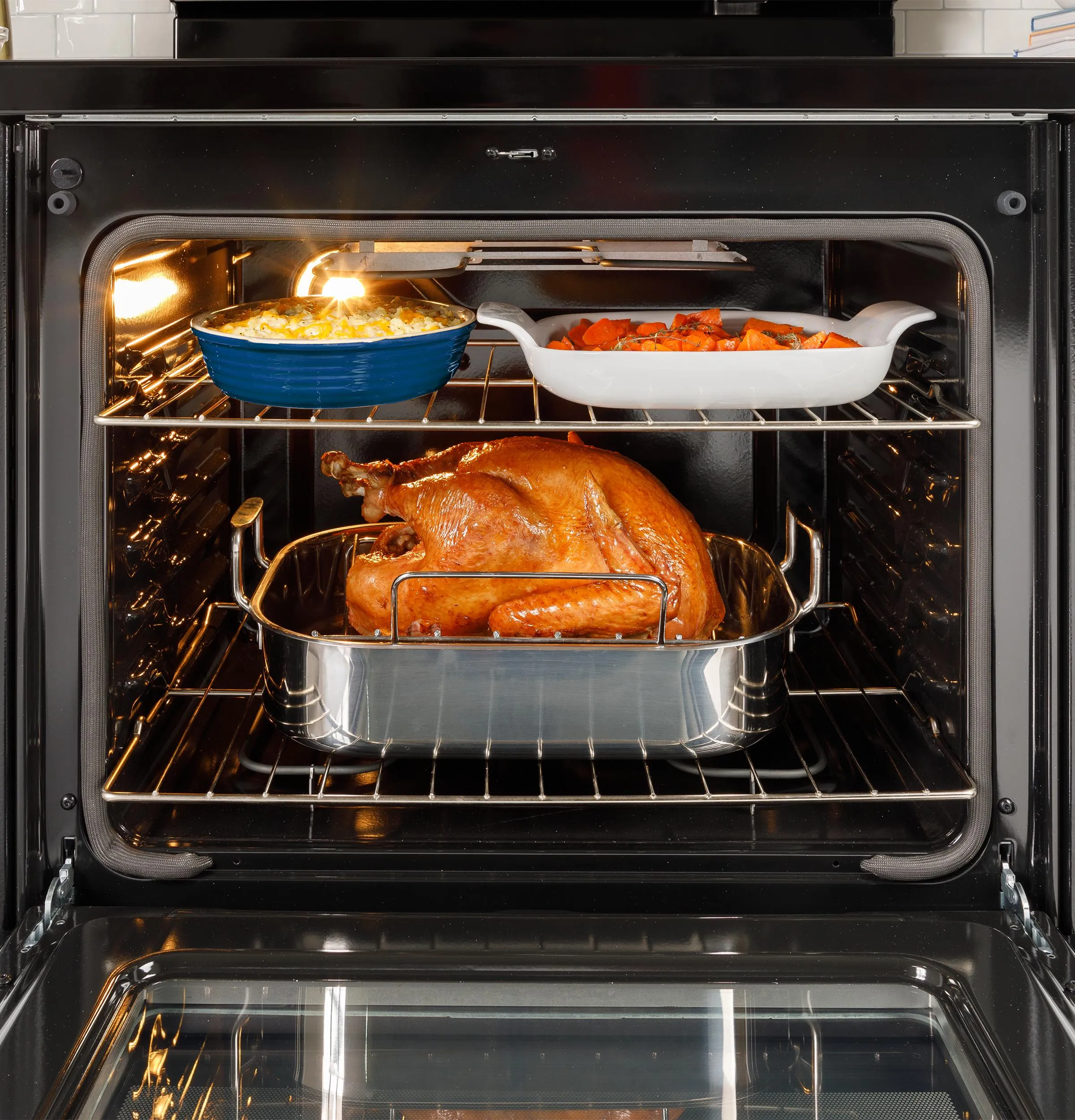 Ge Appliances GRF500PVWW Ge? 30" Free-Standing Electric Range