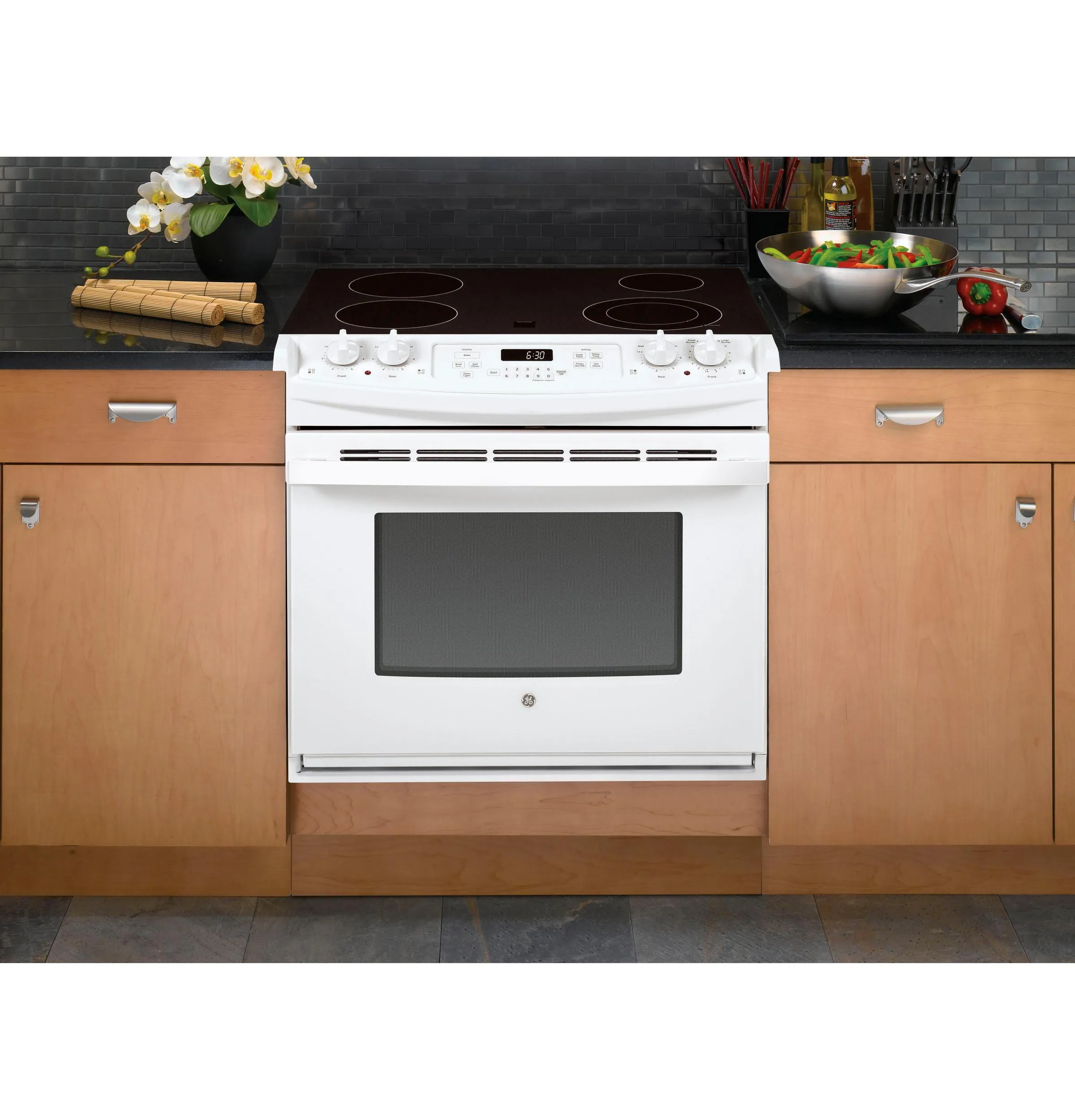 Ge Appliances JD630DTWW Ge 30" Drop-In Electric Range