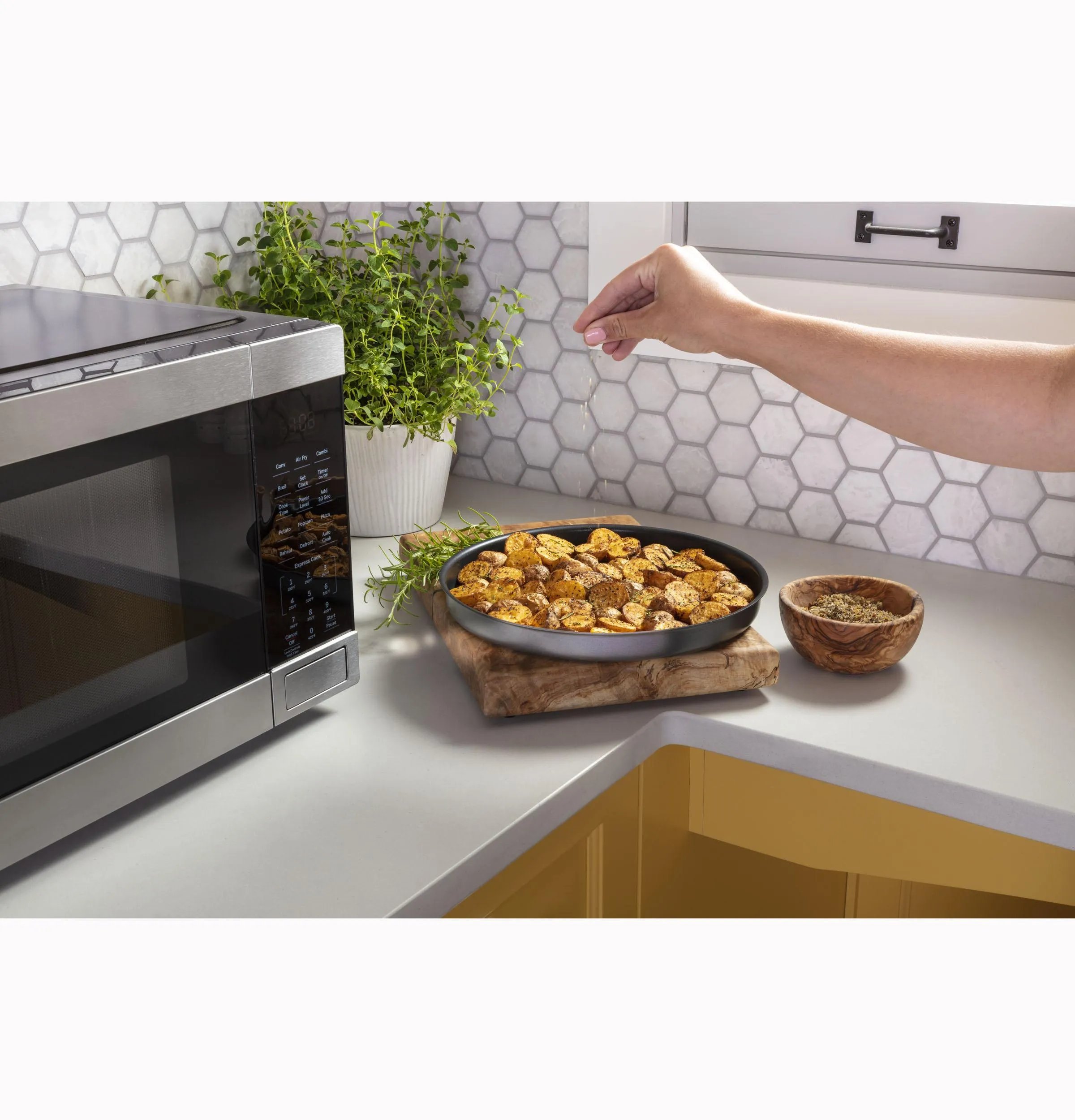 Ge Appliances JES1109RRSS Ge 1.0 Cu. Ft. Capacity Countertop Convection Microwave Oven With Air Fry