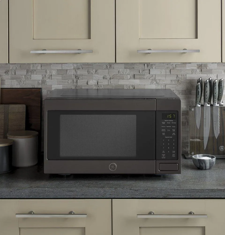 Ge Appliances JES1657BMTS Ge 1.6 Cu. Ft. Countertop Microwave Oven