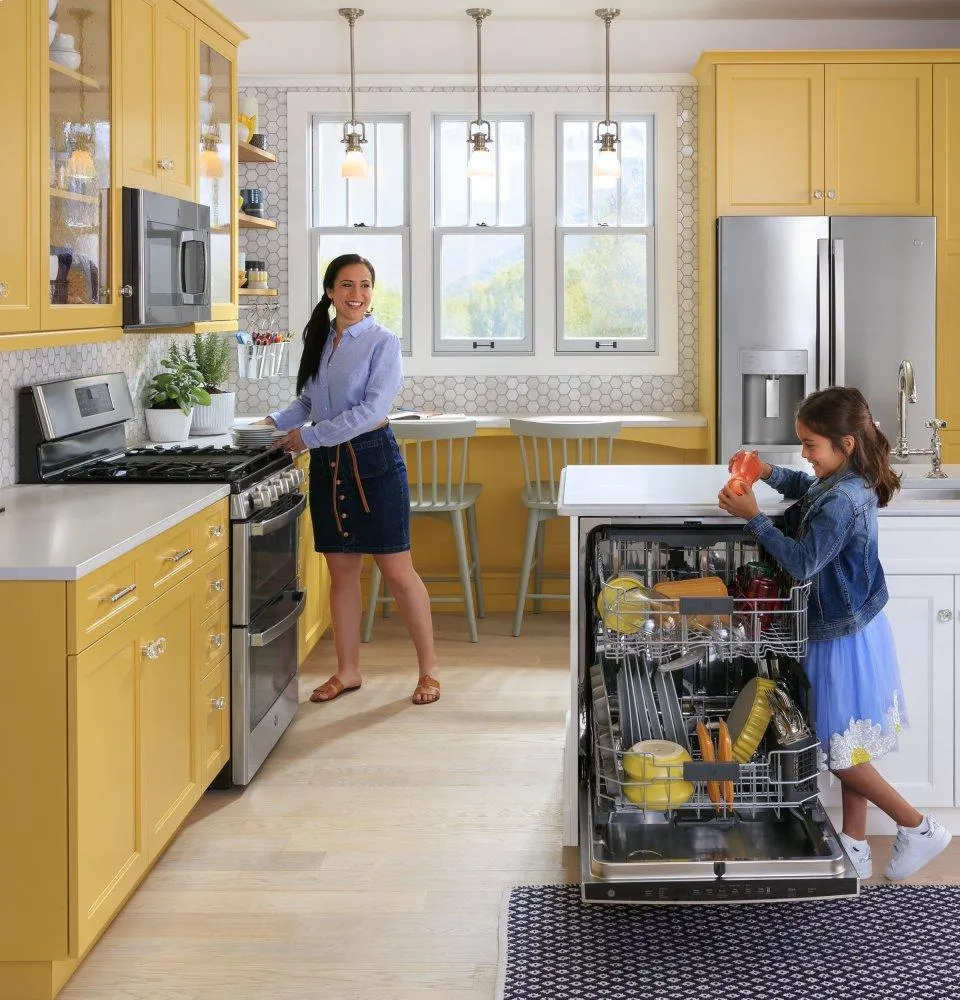 Ge Appliances JVM6175YKFS Ge 1.7 Cu. Ft. Over-The-Range Sensor Fingerprint Resistant Microwave Oven