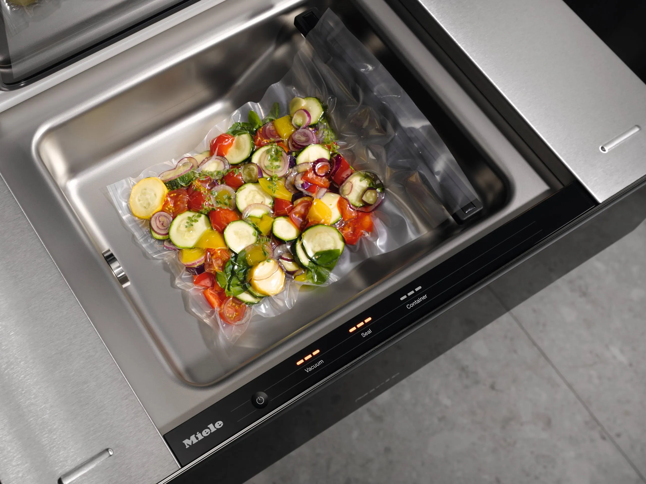 Miele EVS7670OB Evs 7670 - Handleless Vacuum Sealing Drawer, 30" Width And 9 3/16" Height For Professional Vacuum Sealing Of Food.