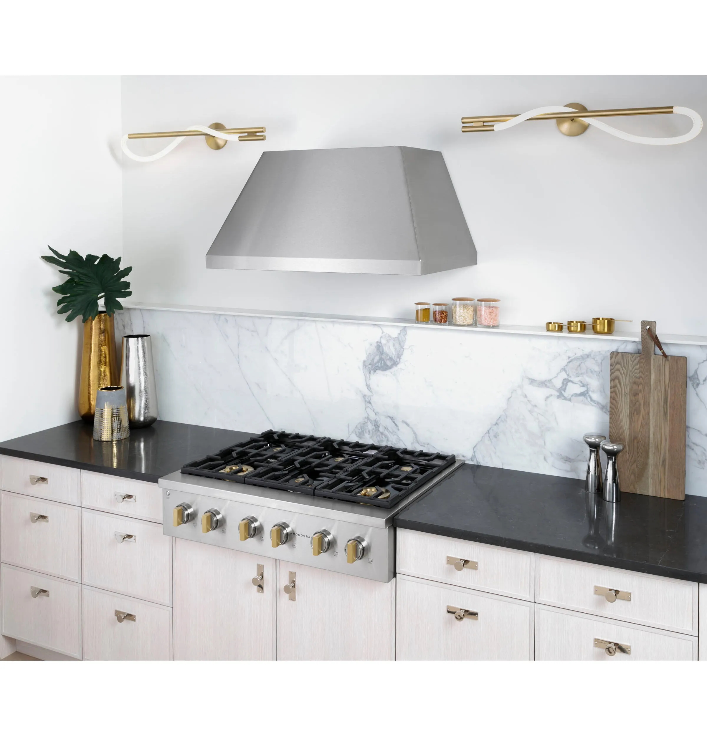 Monogram ZGU366NTSS Monogram 36" Professional Gas Rangetop With 6 Burners (Natural Gas)