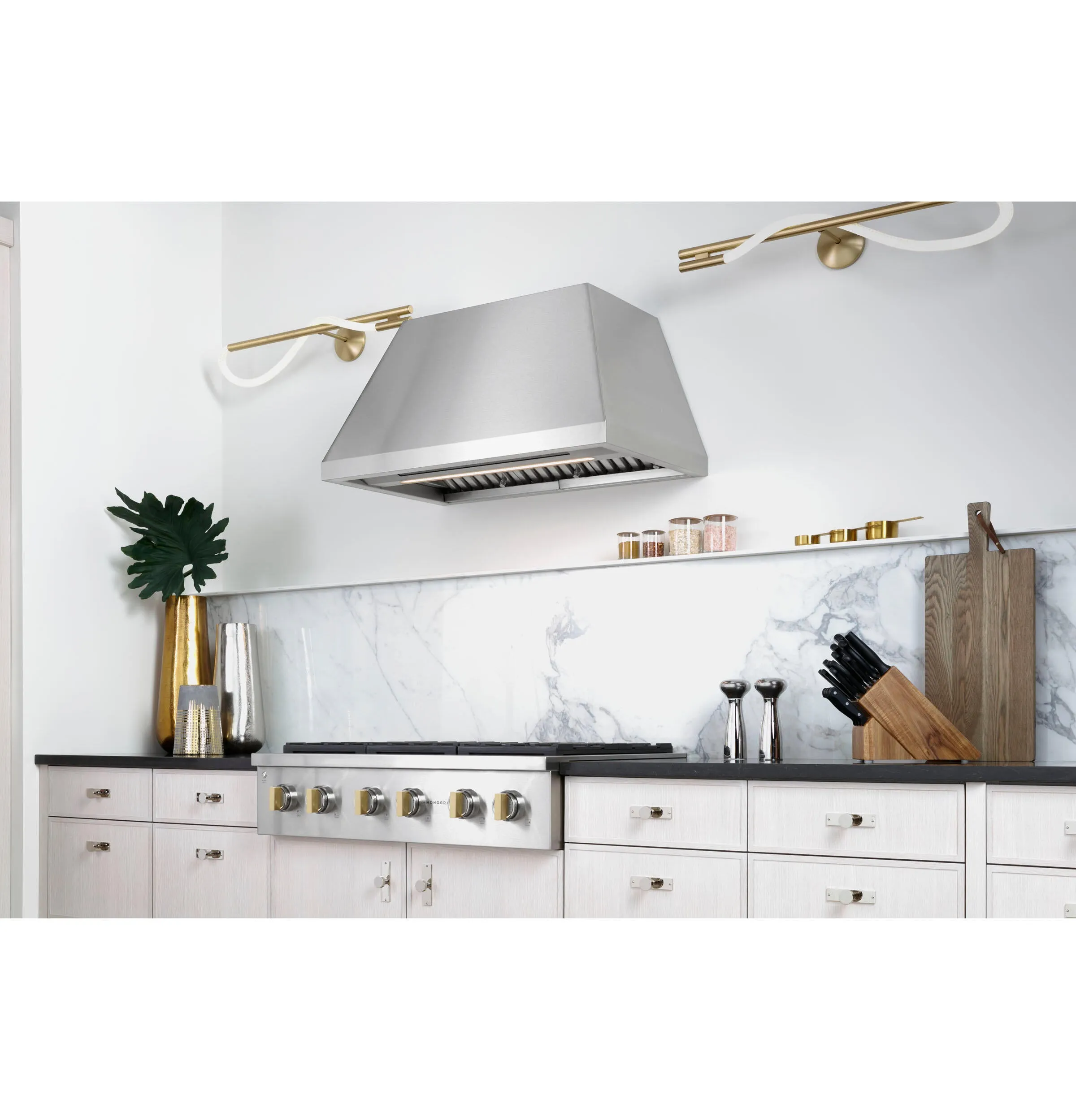 Monogram ZGU366NTSS Monogram 36" Professional Gas Rangetop With 6 Burners (Natural Gas)