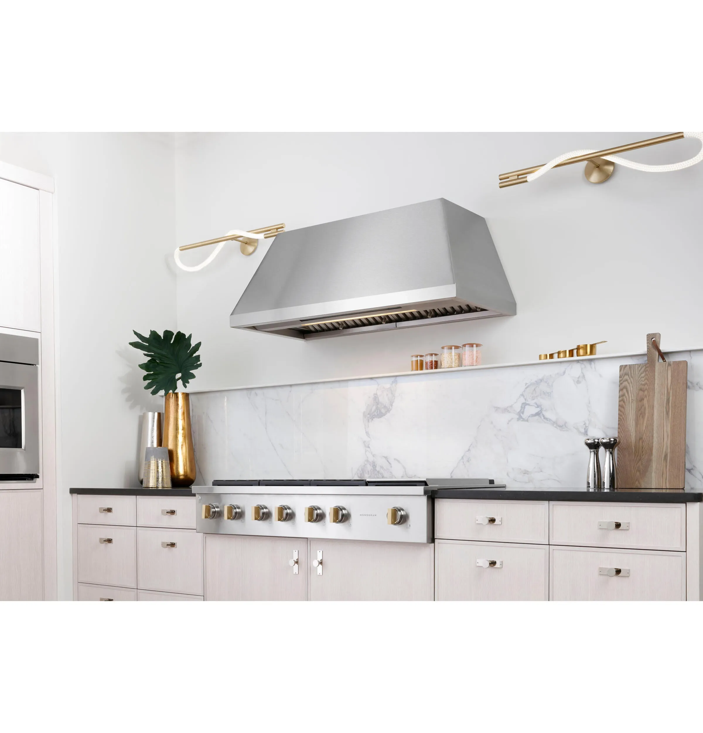 Monogram ZGU486NDTSS Monogram 48" Professional Gas Rangetop With 6 Burners And Griddle (Natural Gas)