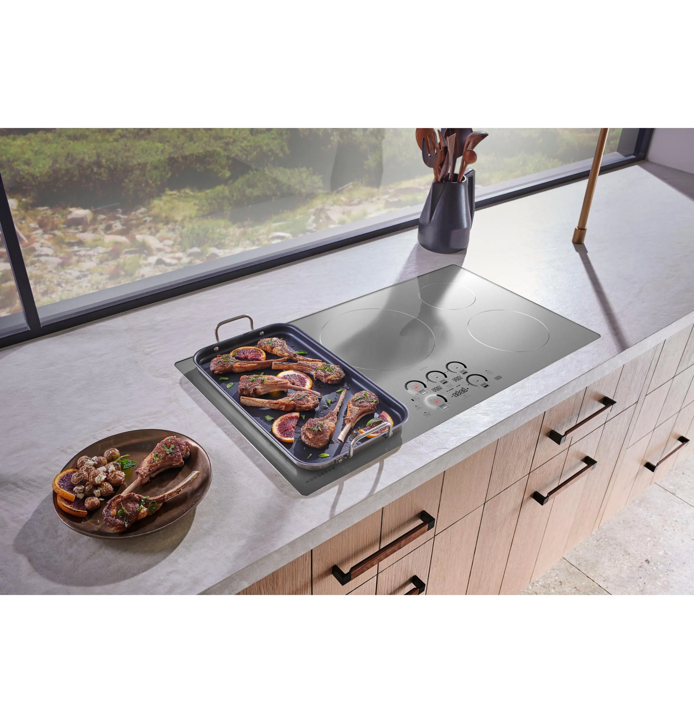 Monogram ZHU36RSTSS Monogram 36" Induction Cooktop