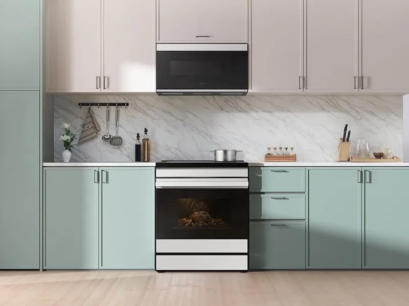 Samsung NSI6DB950012 Bespoke 6.3 Cu. Ft. Smart Slide-In Induction Range With Ambient Edge Lighting&#8482; & Air Sous Vide In White Glass