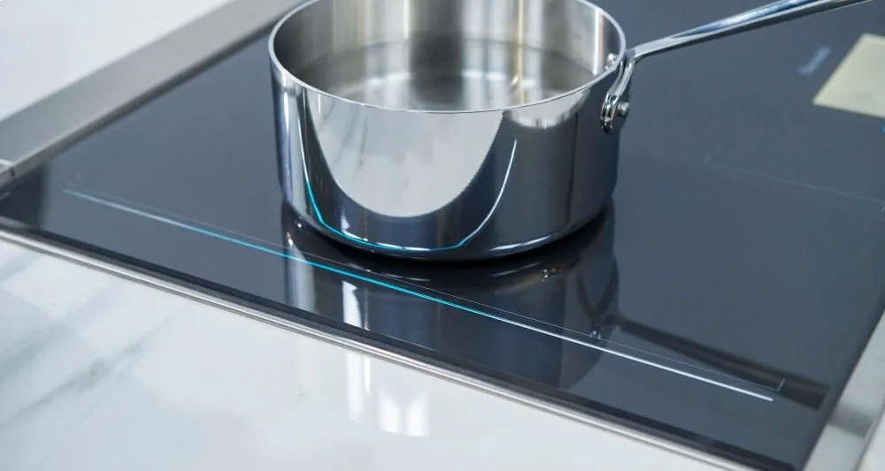 Thermador CIT36XWBB 36-Inch Masterpiece Freedom Induction Cooktop, Frameless